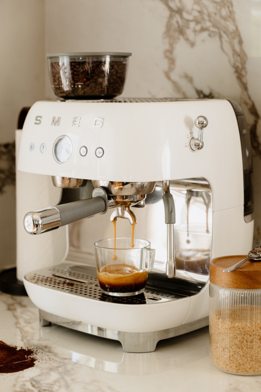 White Espresso Machine with Coffee Grinder - Image 2